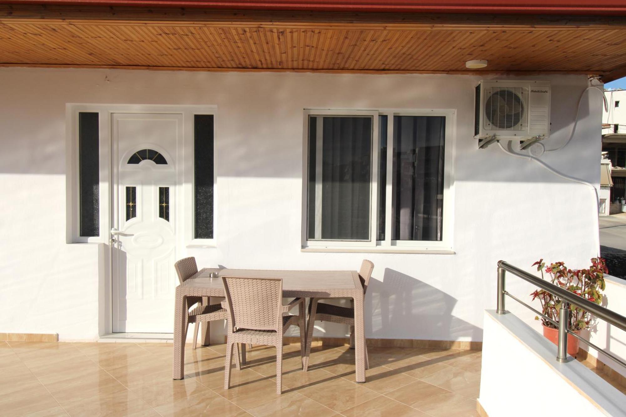 Seaside Genti Pollo Apart-hotel